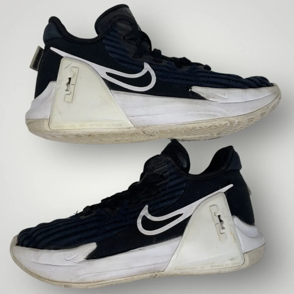 Kids Nike Lebron Witness 6 size 12C